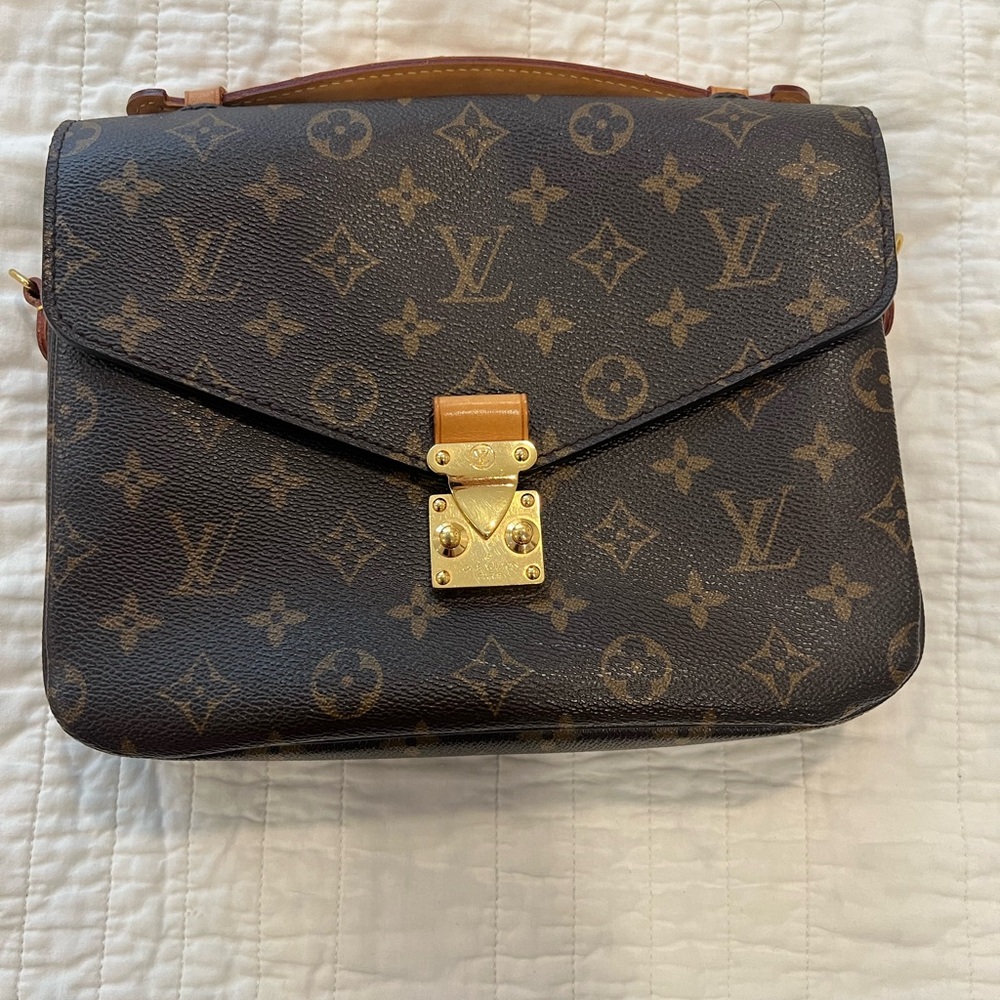Louis Vuitton Monogram Pochette Métis